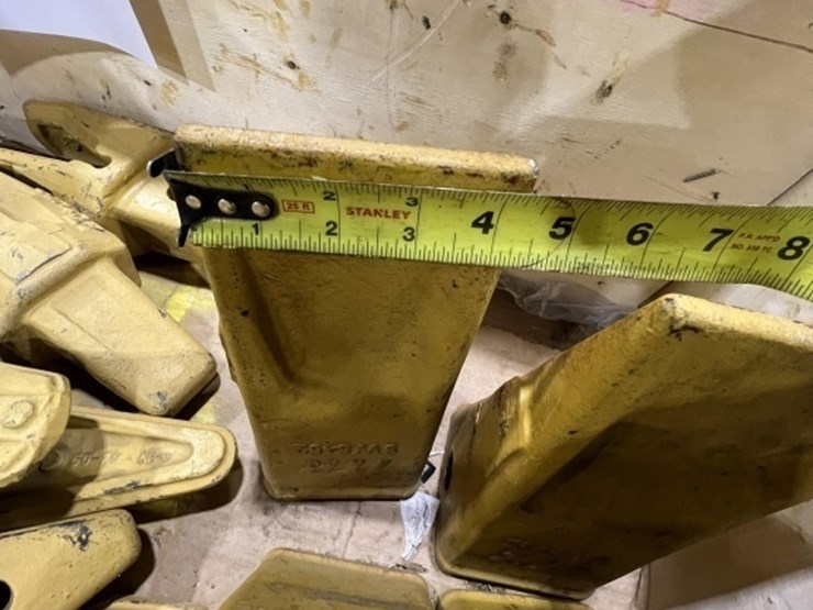 caterpillar-12-image-7