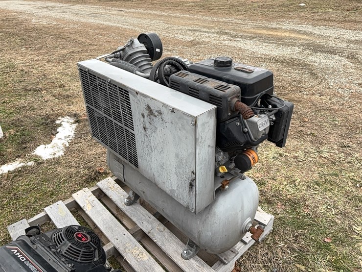 ingersoll-rand-truck-air-compressor-support-equipment-image-2
