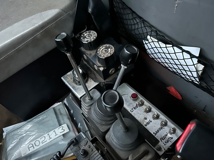 caterpillar-10-image-6