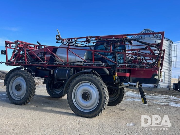 case-ih-patriot-3330-image-5