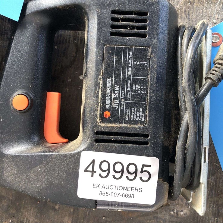 BLACK & DECKER JIG SAW