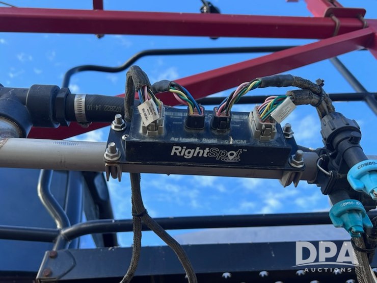 case-ih-patriot-3330-image-19