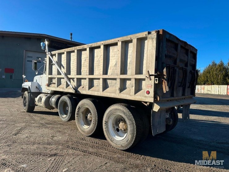 1999-mack-rd688-triaxle-dump-truck-image-5