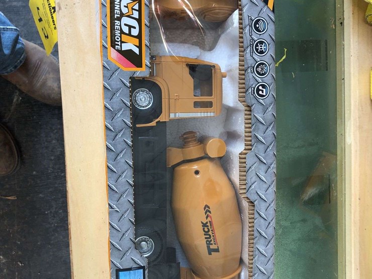 remote-control-concrete-truck-image-2