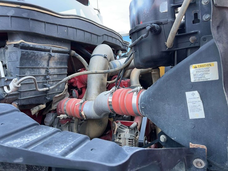 2009-international-7600-image-42