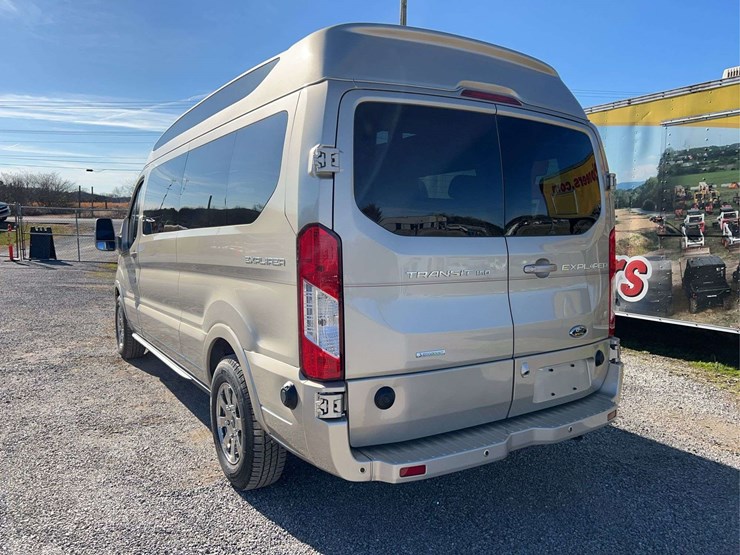 2019-ford-transit-image-26