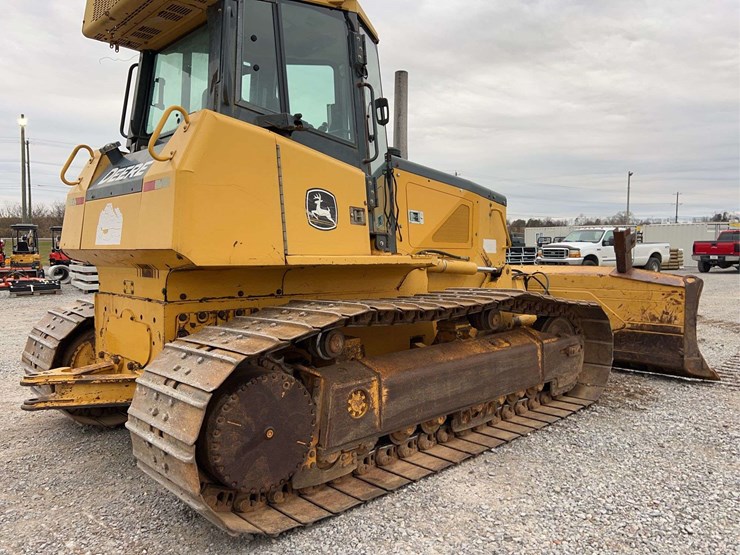 2007-deere-750j-image-17