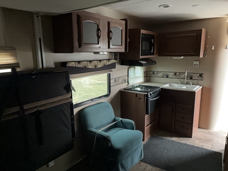 2015-coachman-freedom-express-camper-vn:5zt2fesbxfa014928,-image-13