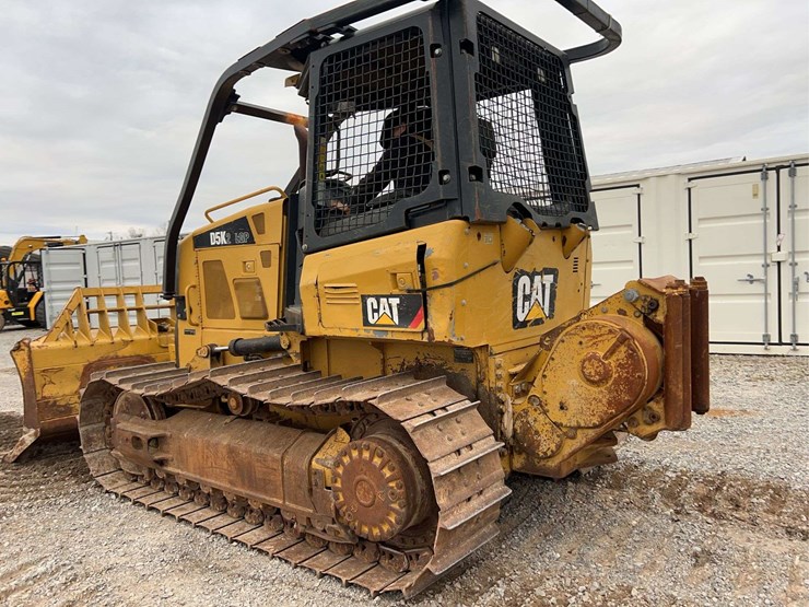 2015-caterpillar-d5k2-lgp-image-33