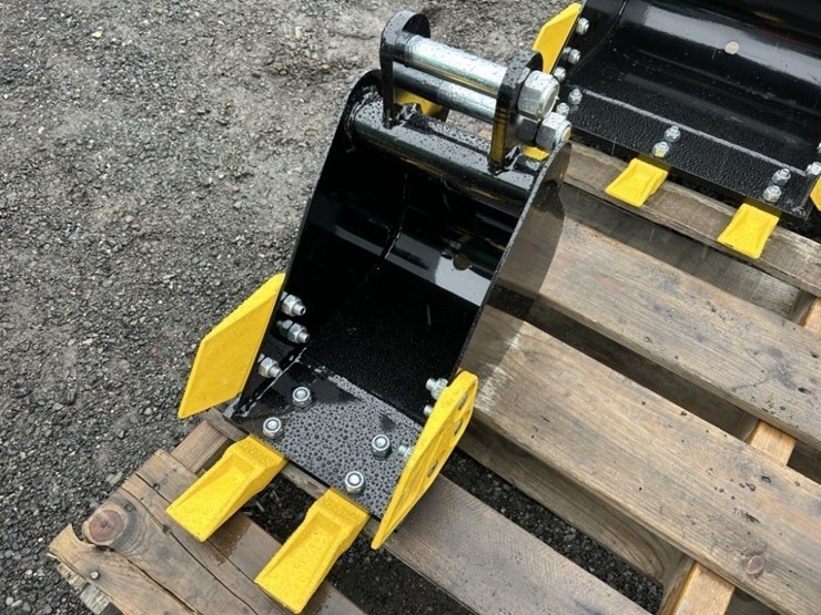 2025-ir-8"-dig-bucket-image-1