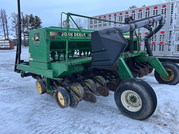 john-deere-750-image-2