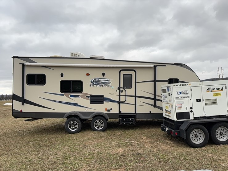 2015-coachman-freedom-express-camper-vn:5zt2fesbxfa014928,-image-9