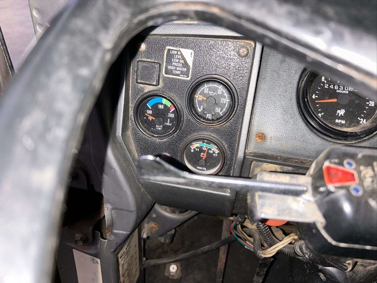 1995-mack-rd688s-image-33