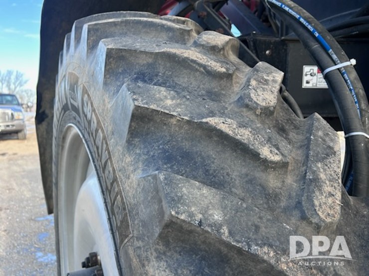 case-ih-patriot-3330-image-20