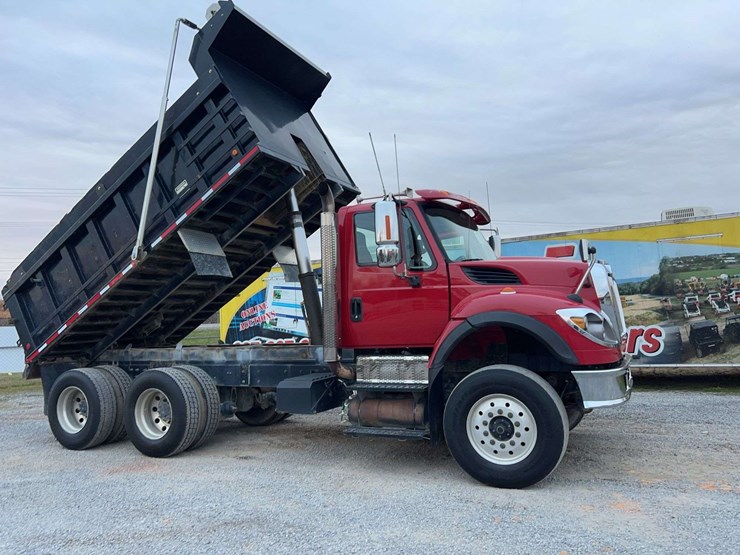 2009-international-7600-image-33