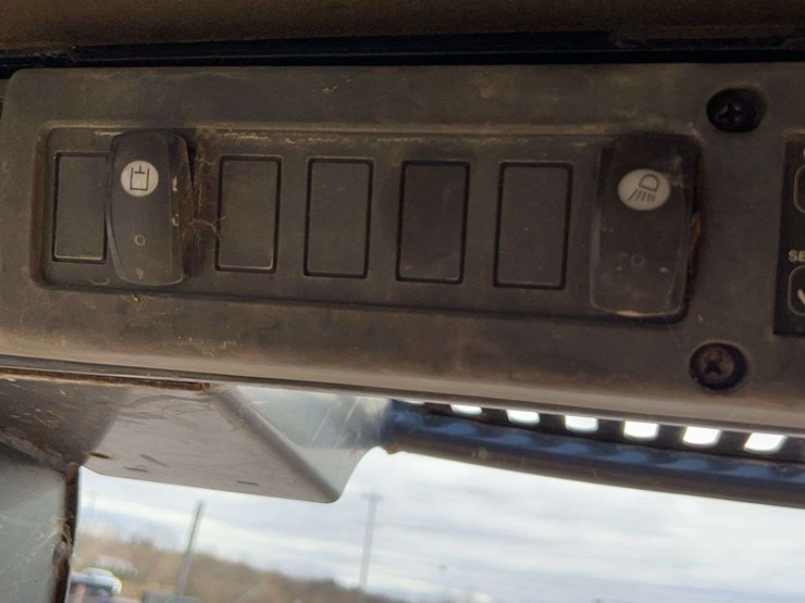 john-deere-317-image-39