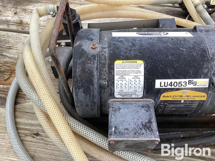 johnson-blue-fertilizer-pump-image-9