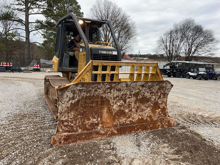 2015-caterpillar-d5k2-lgp-image-13