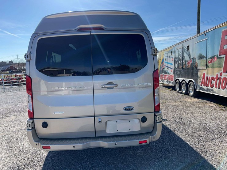 2019-ford-transit-image-24