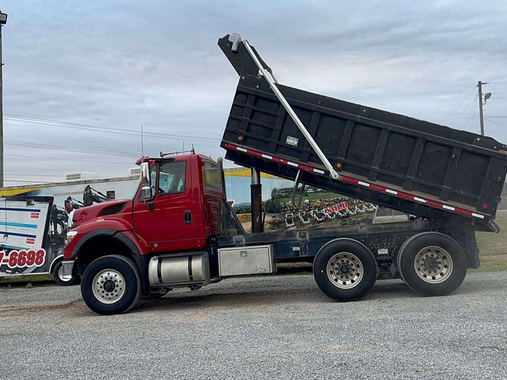 2009-international-7600-image-55