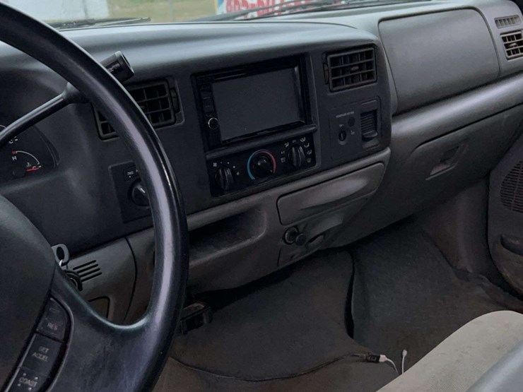 2003-ford-f350-image-31