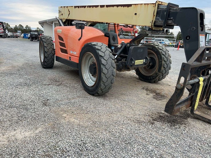 2015-jlg-g6-42a-image-13