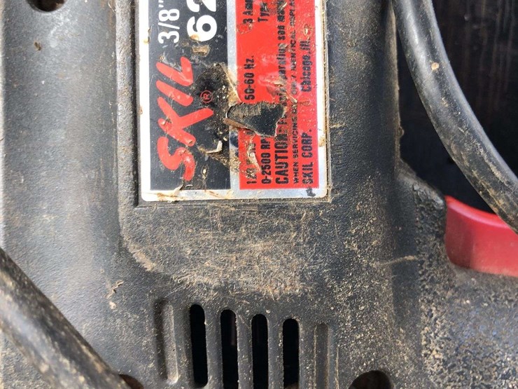 skil-3/8"-corded-drill-image-3