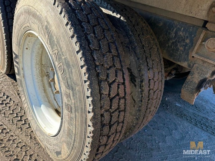 1999-mack-rd688-triaxle-dump-truck-image-33