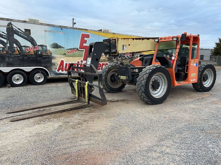2015-jlg-g6-42a-image-6