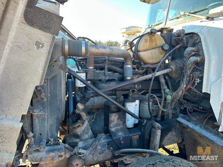 1999-mack-rd688-triaxle-dump-truck-image-37