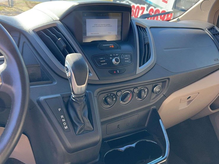 2019-ford-transit-image-35