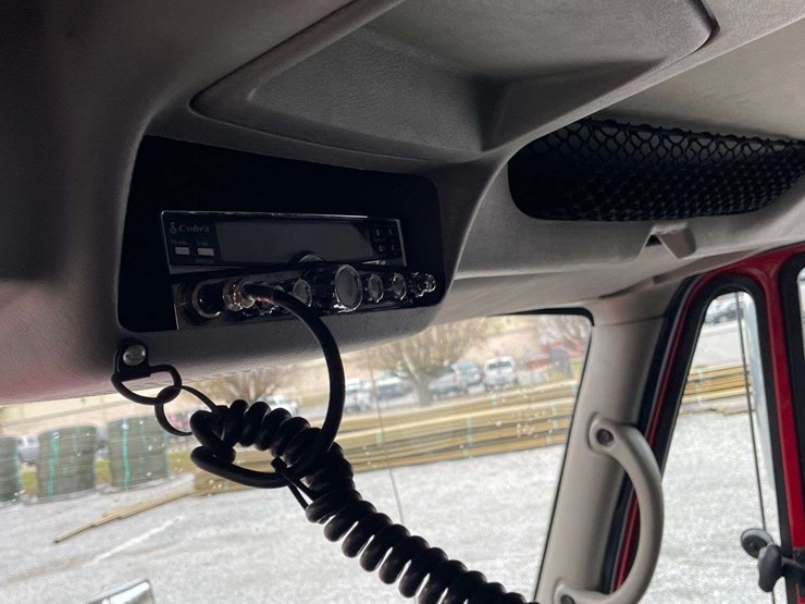 2009-international-7600-image-11