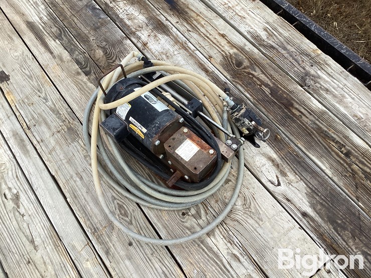 johnson-blue-fertilizer-pump-image-3