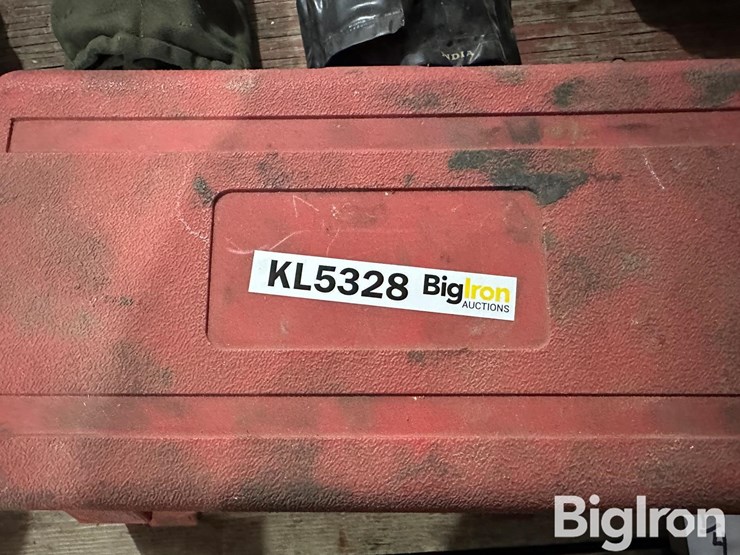 cases-of-specialty-tools-image-5