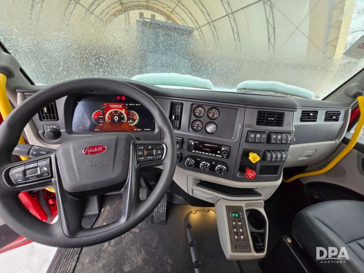 2025-peterbilt-567-image-19