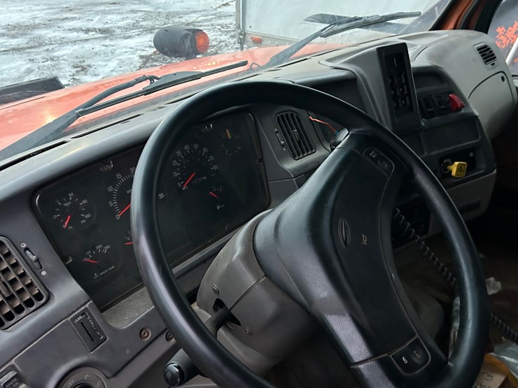 caterpillar-10-image-8