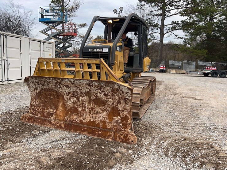 2015-caterpillar-d5k2-lgp-image-9