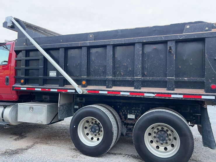 2009-international-7600-image-23