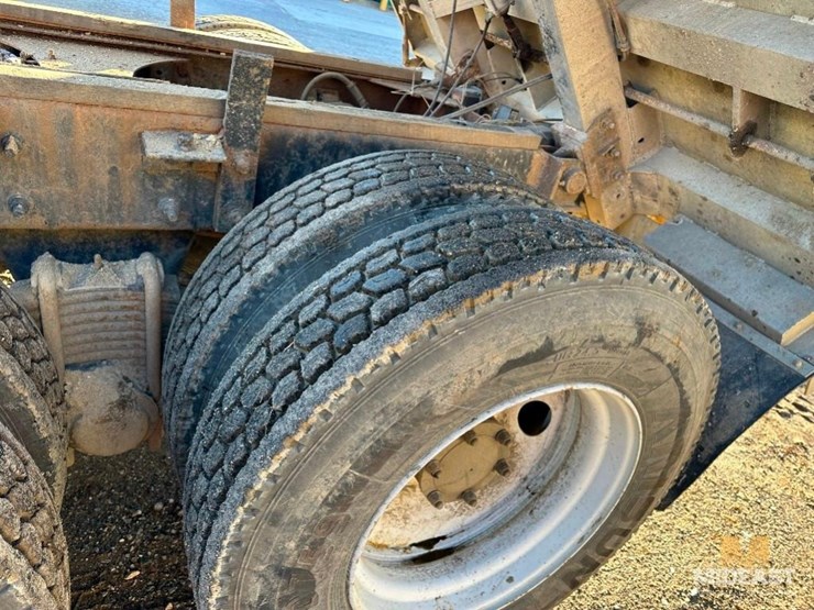 1999-mack-rd688-triaxle-dump-truck-image-31