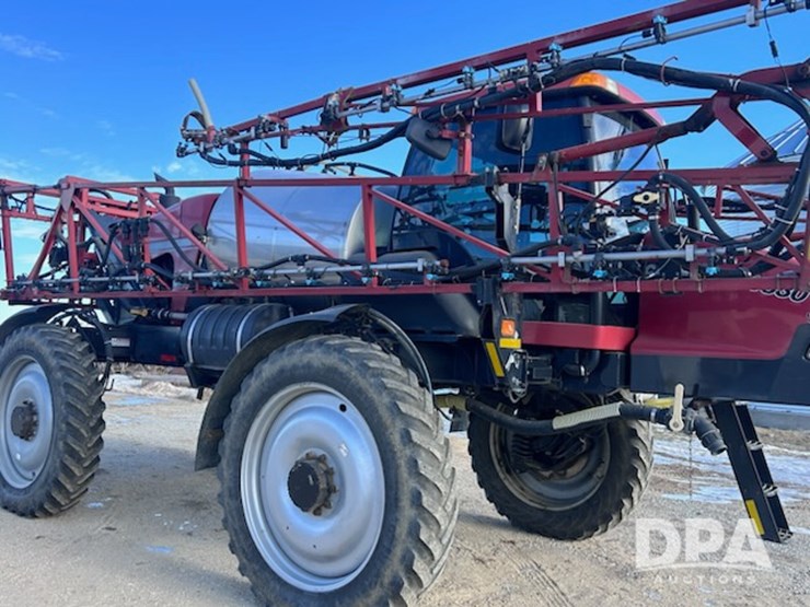 case-ih-patriot-3330-image-14