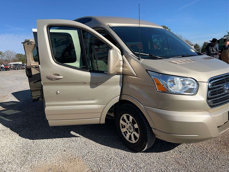 2019-ford-transit-image-10