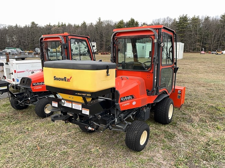 2022-kubota-f2690-snow-utility-tractor-sn:14383-image-3