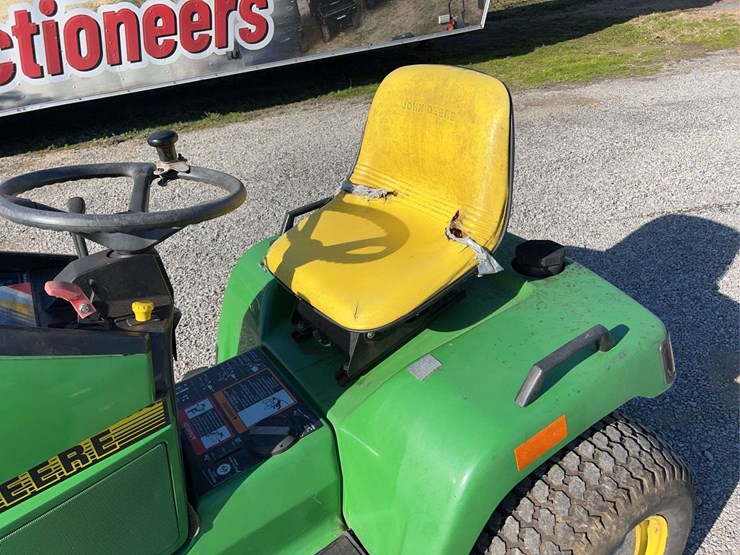 john-deere-425-image-21