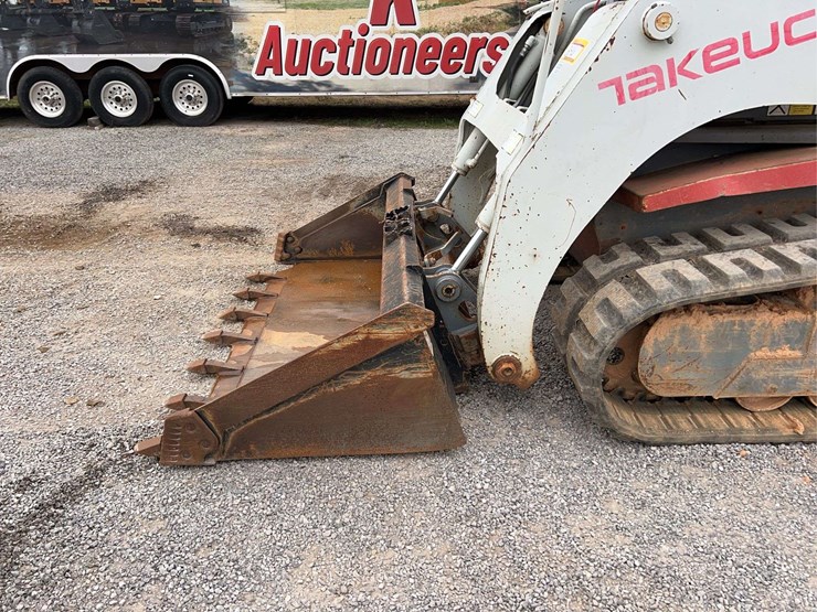 takeuchi-tl250-image-24