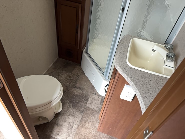 2015-coachman-freedom-express-camper-vn:5zt2fesbxfa014928,-image-17