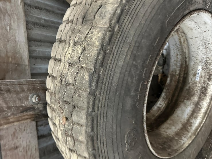 double-coin-11r22.5-dual-image-3