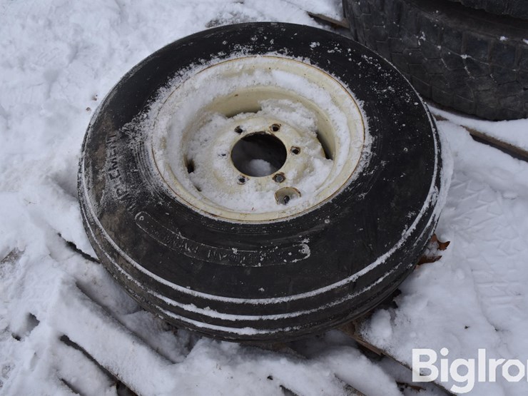 misc-tires-on-pallet-image-6