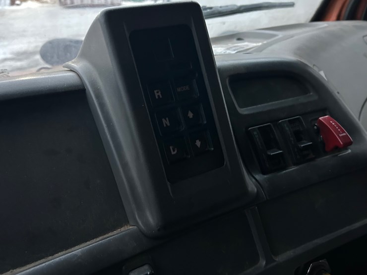 caterpillar-10-image-7