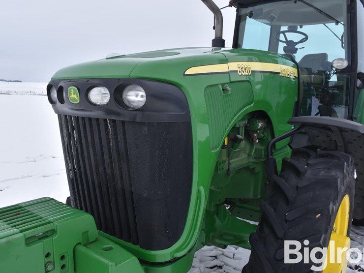 john-deere-8320-image-10