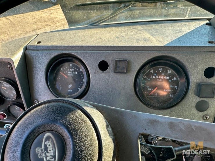 1999-mack-rd688-triaxle-dump-truck-image-43